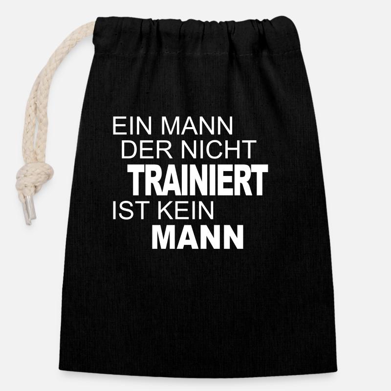 A man who does NOT train is NOT a man - Closable cotton gift bag (14x20cm) - black