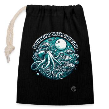 Moon and tide, swimming in the ocean with fish - Closable cotton gift bag (14x20cm) - black - Front