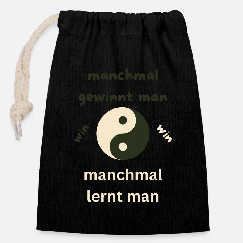 manchmal gewinnt man - Verschließbarer Geschenkbeutel aus Baumwolle (14x20cm) - Schwarz