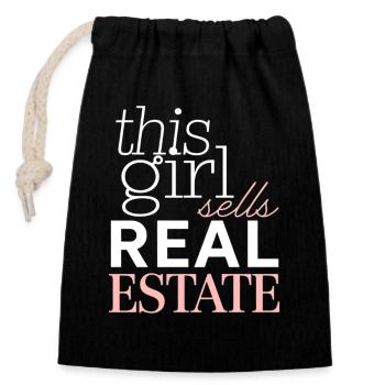 This Girl Sells Real Estate - Closable cotton gift bag (14x20cm) - black - Front