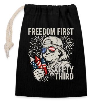 Freedom first, safety in third place, Fra - Closable cotton gift bag (14x20cm) - black - Front