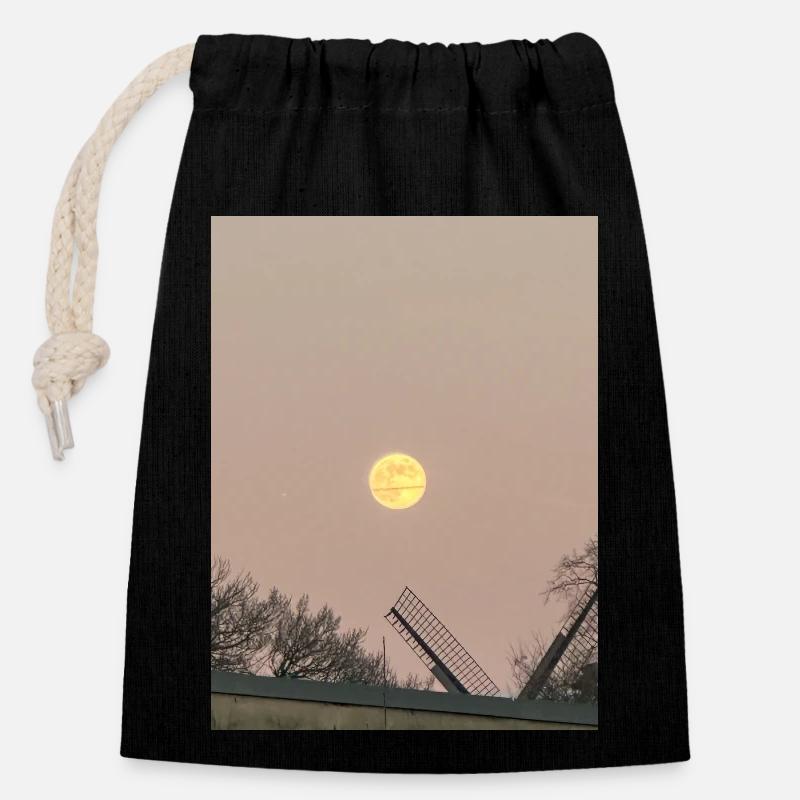 Roter Mond - Verschließbarer Geschenkbeutel aus Baumwolle (14x20cm) - Schwarz