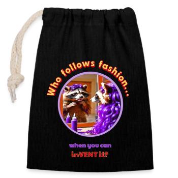 The Raccoon Revolution with Your Own Hands - Closable cotton gift bag (14x20cm) - black - Front