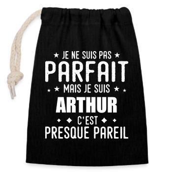 Arthur : authentique, imparfait, top, perfection - Sac cadeau en coton avec cordon (14 x 20 cm) - noir - Devant
