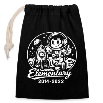 Astronaut and rocket in the cosmos - Closable cotton gift bag (14x20cm) - black - Front