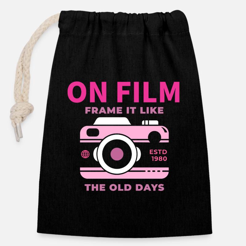 Retro Camera Motif Design - Closable cotton gift bag (14x20cm) - black