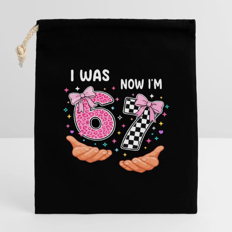 J’avais 6 ans, maintenant j’en ai 7 - sept ans Sac cadeau en coton avec cordon (14 x 20 cm)