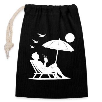 Relaxing in a deck chair on the beach - Closable cotton gift bag (14x20cm) - black - Front