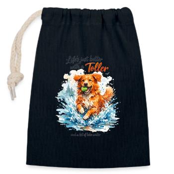 Aquarelle de la Nouvelle-Écosse : La vie est meilleure avec un Toller - Sac cadeau en coton avec cordon (14 x 20 cm) - bleu marine - Devant