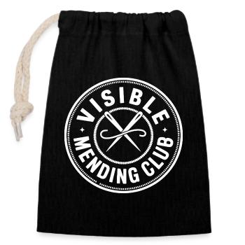 Visible Mending Club Sichtbare Reparatur - Verschließbarer Geschenkbeutel aus Baumwolle (14x20cm) - Schwarz - Vorne