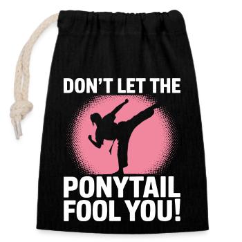 Karate with Determination - Closable cotton gift bag (14x20cm) - black - Front