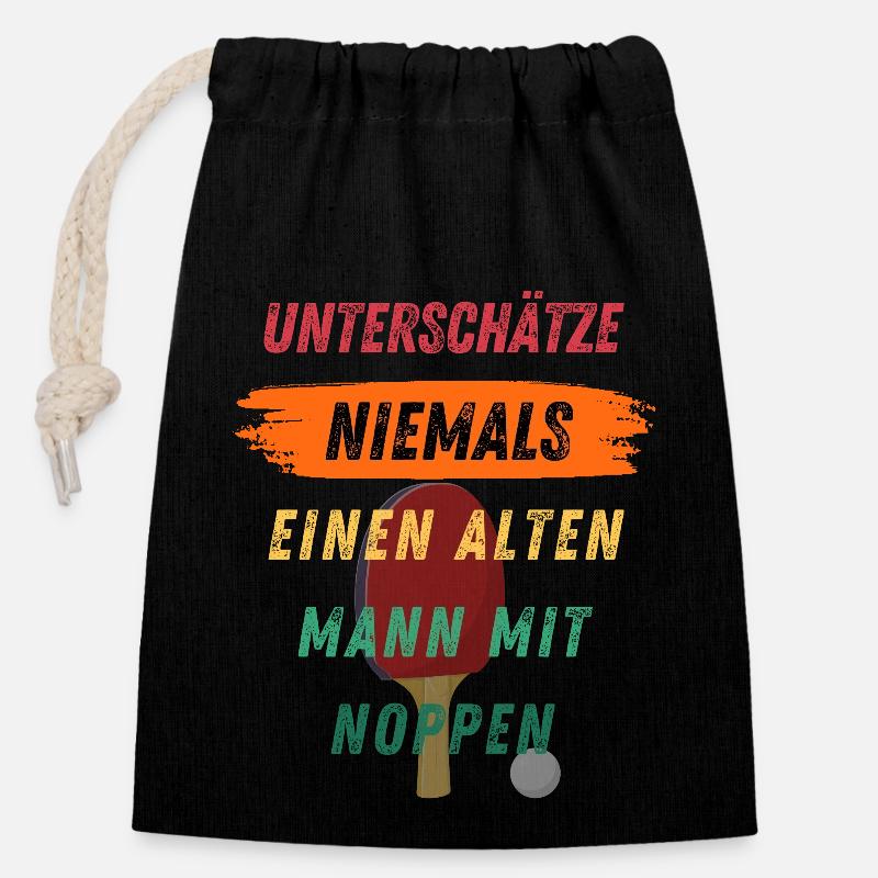 Unterschätze niemals einen alten Mann mit Noppen - Verschließbarer Geschenkbeutel aus Baumwolle (14x20cm) - Schwarz