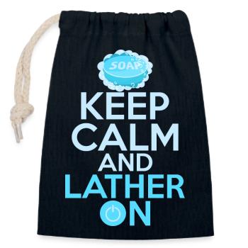 Restez calme et faites mousser sur la fabrication de savonnerie de savonnier - Sac cadeau en coton avec cordon (14 x 20 cm) - bleu marine - Devant