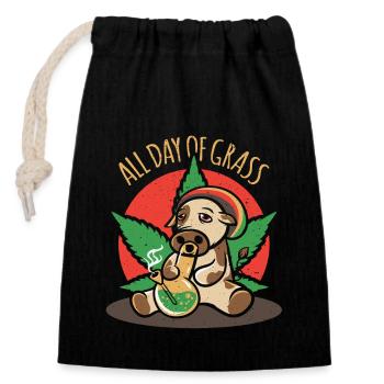 A farm cow with a bong smokes grass - Closable cotton gift bag (14x20cm) - black - Front