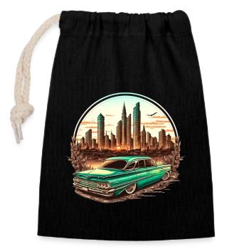 Muscle car drives through the desert USA with Rocknroll - Closable cotton gift bag (14x20cm) - black - Front
