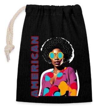 Black Woman mit Schriftzug American - Verschließbarer Geschenkbeutel aus Baumwolle (14x20cm) - Schwarz - Vorne