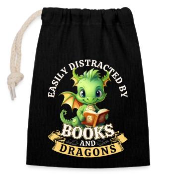 Easily Distracted By Books And Dragons: Drachen - Verschließbarer Geschenkbeutel aus Baumwolle (14x20cm) - Schwarz - Vorne