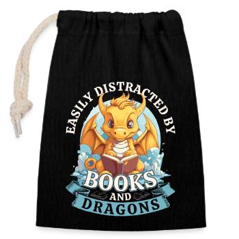 Easily Distracted By Books And Dragons: Drachen - Verschließbarer Geschenkbeutel aus Baumwolle (14x20cm) - Schwarz - Vorne