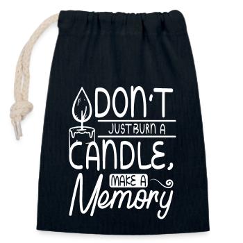 Ne vous contentez pas de brûler une bougie, créez un souvenir - Sac cadeau en coton avec cordon (14 x 20 cm) - bleu marine - Devant