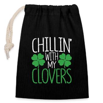 Chillin With My Shamrocks Funny Irish - Closable cotton gift bag (14x20cm) - black - Front