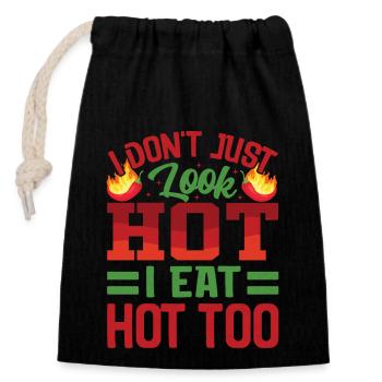 Looks hot – girl with hot chili and - Closable cotton gift bag (14x20cm) - black - Front