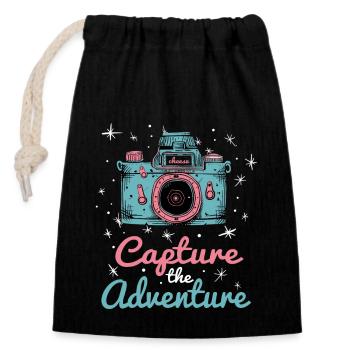 Capture The Adventure - Kamera Und Sterne - Verschließbarer Geschenkbeutel aus Baumwolle (14x20cm) - Schwarz - Vorne