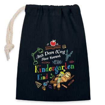 Out of the way: Here comes a kindergartner - Closable cotton gift bag (14x20cm) - navy - Front