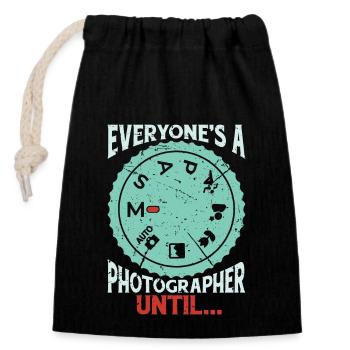 Photographe Tout le monde est un photographe Cameraman - Sac cadeau en coton avec cordon (14 x 20 cm) - noir - Devant