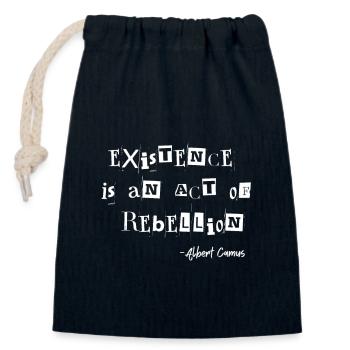 Existenz Ist Ein Akt Der Rebellion Albert Camus - Verschließbarer Geschenkbeutel aus Baumwolle (14x20cm) - Navy - Vorne