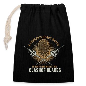 A fencer’s heart beats in rhythm with the clash of - Closable cotton gift bag (14x20cm) - black - Front