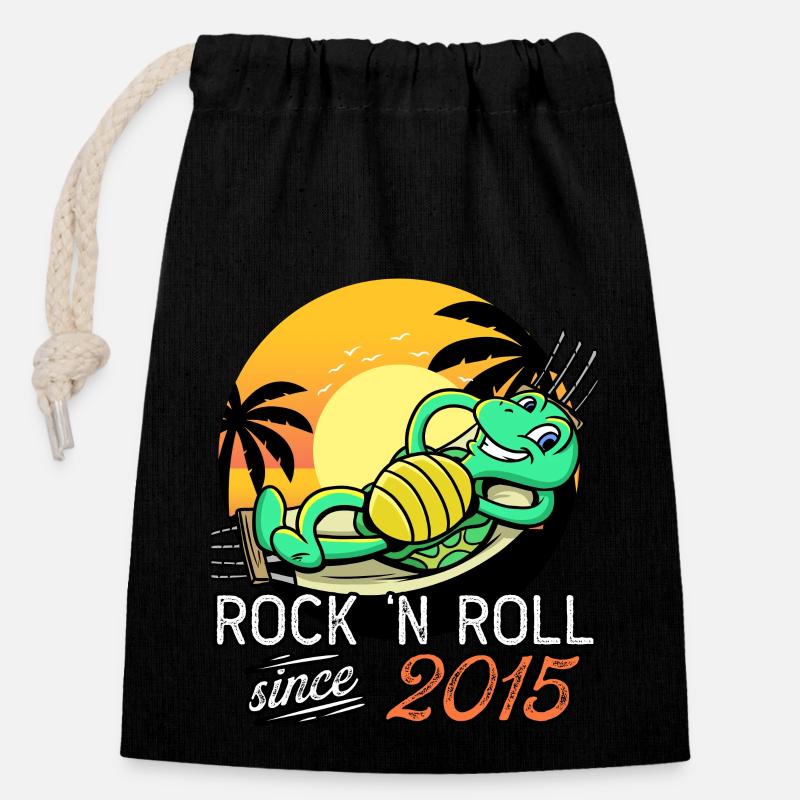 Turtle Rock N Roll seit 2015 Geburtstag - Verschließbarer Geschenkbeutel aus Baumwolle (14x20cm) - Schwarz