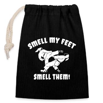 Karate Humor: Smell My Feet Smell Them! - Closable cotton gift bag (14x20cm) - black - Front