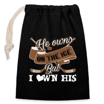 Hockey He Owns On The but I Own His - Closable cotton gift bag (14x20cm) - black - Front