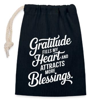 Manifesting Abundance Quote: Gratitude Fills - Closable cotton gift bag (14x20cm) - navy - Front