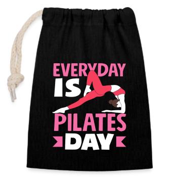 Pilates Ist Dein Tägliches Ritual - Verschließbarer Geschenkbeutel aus Baumwolle (14x20cm) - Schwarz - Vorne