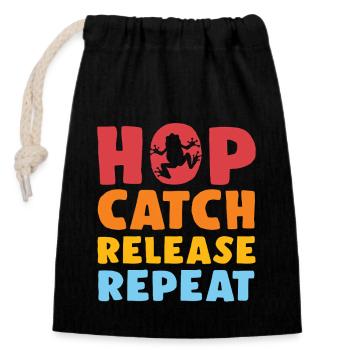 Hop Catch Release Repeat Frog Humor - Closable cotton gift bag (14x20cm) - black - Front
