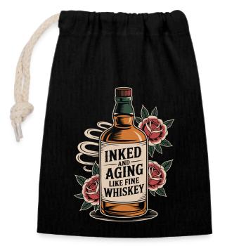 Des personnes âgées tatouées vieillissant fièrement, - Sac cadeau en coton avec cordon (14 x 20 cm) - noir - Devant