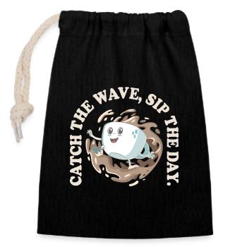 Catch the Wave Sip the Day – Retro Coffee Trend - Verschließbarer Geschenkbeutel aus Baumwolle (14x20cm) - Schwarz - Vorne