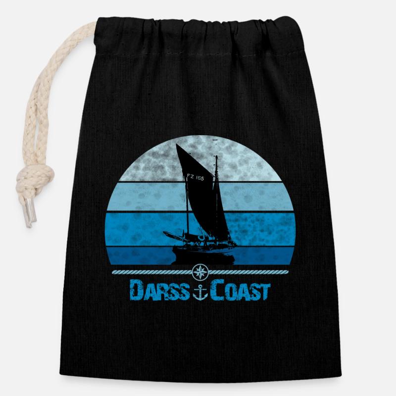 Darss Coast with Zeesboot - Closable cotton gift bag (14x20cm) - black