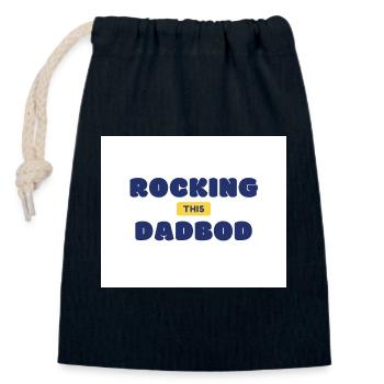 Er rockt diesen Papa-Körper - Verschließbarer Geschenkbeutel aus Baumwolle (14x20cm) - Navy - Vorne