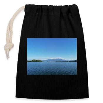 Blauer Bergsee und Bergpanorama - Verschließbarer Geschenkbeutel aus Baumwolle (14x20cm) - Schwarz - Vorne