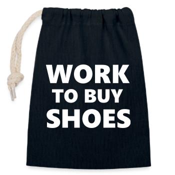 Cours de consommation : Travailler pour acheter des chaussures - Sac cadeau en coton avec cordon (14 x 20 cm) - bleu marine - Devant