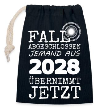 completed in 2028 - Closable cotton gift bag (14x20cm) - navy - Front