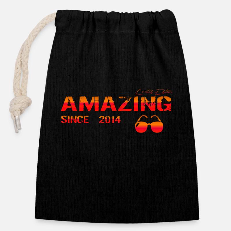 Amazing since 2014 - Closable cotton gift bag (14x20cm) - black