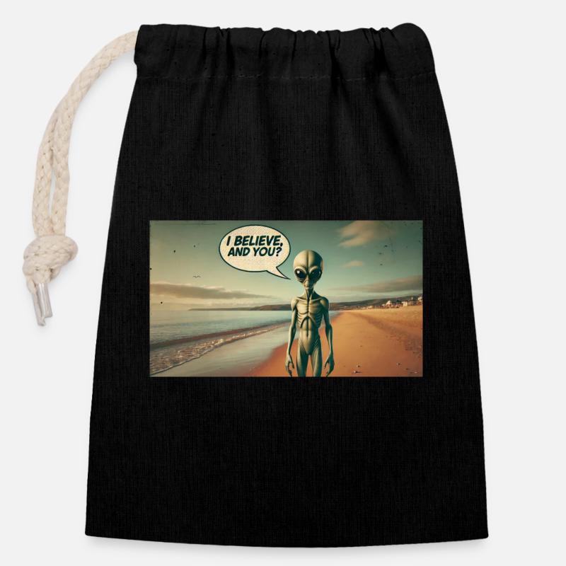Alien am Strand - Verschließbarer Geschenkbeutel aus Baumwolle (14x20cm) - Schwarz