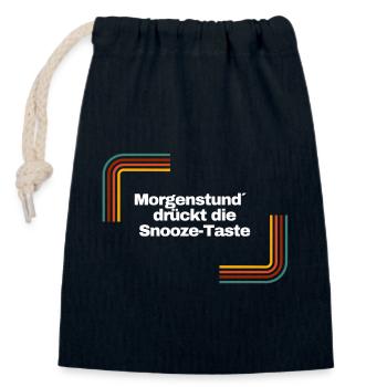 Morgenstund´ drückt die Snooze Taste | Shirt - Verschließbarer Geschenkbeutel aus Baumwolle (14x20cm) - Navy - Vorne