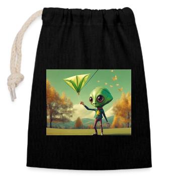cute little green retro vintage alien fly a kite - Closable cotton gift bag (14x20cm) - black - Front