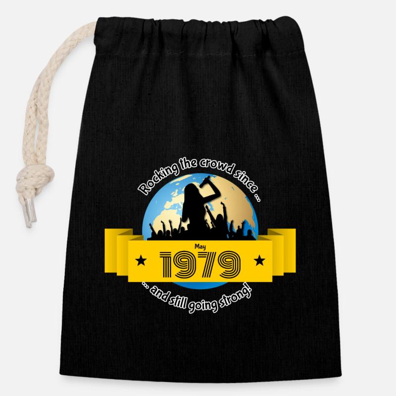45th Birthday Rocking the crowd since 05/1979 - Closable cotton gift bag (14x20cm) - black