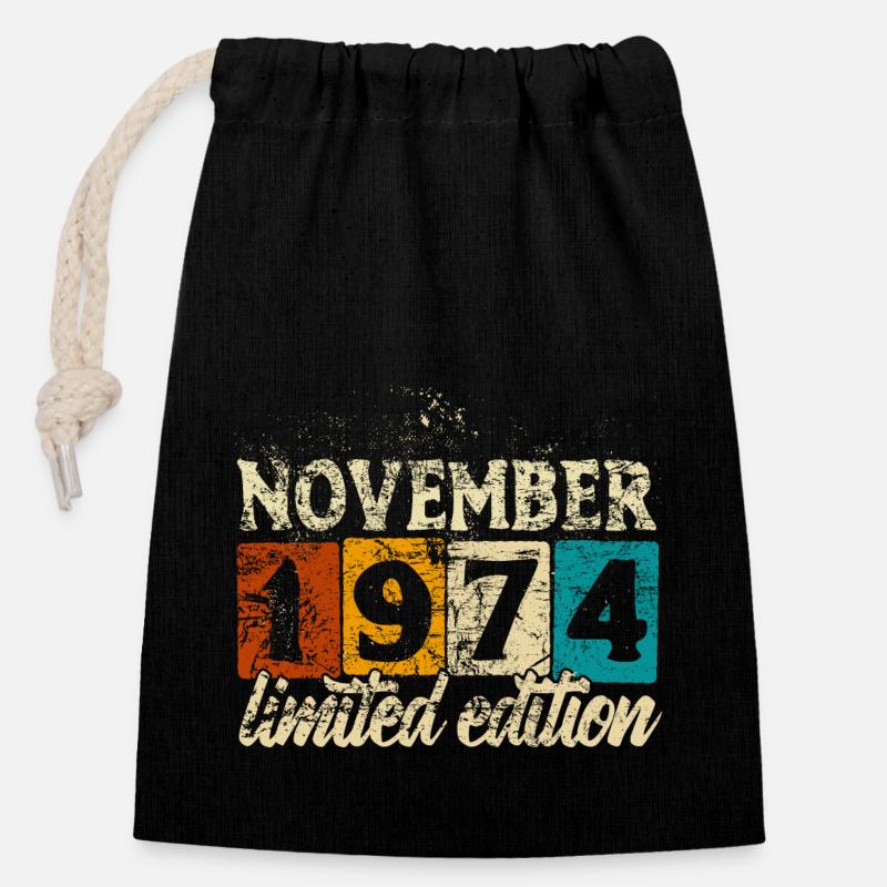 Limited Edition November 1974 Geburtstag Geschenk - Verschließbarer Geschenkbeutel aus Baumwolle (14x20cm) - Schwarz