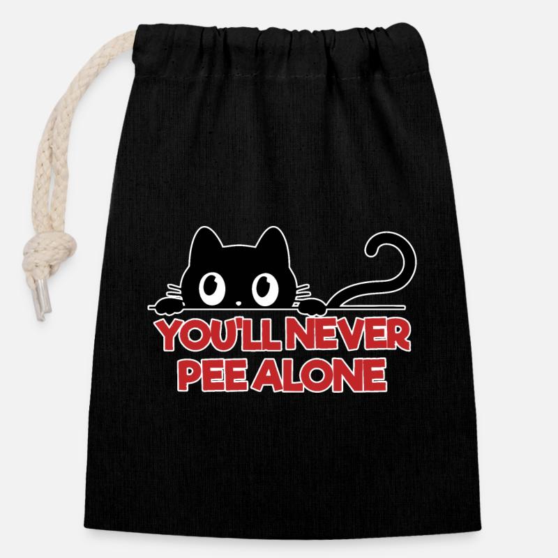 You'll never pee alone - Closable cotton gift bag (14x20cm) - black